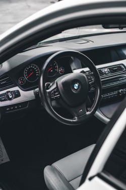 5 Signs You Need to Visit a BMW Repair Specialist Immediately 3
