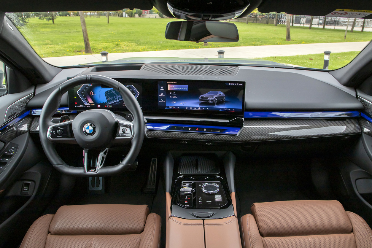 Decoding BMW's Warning Lights: A Specialist's Guide