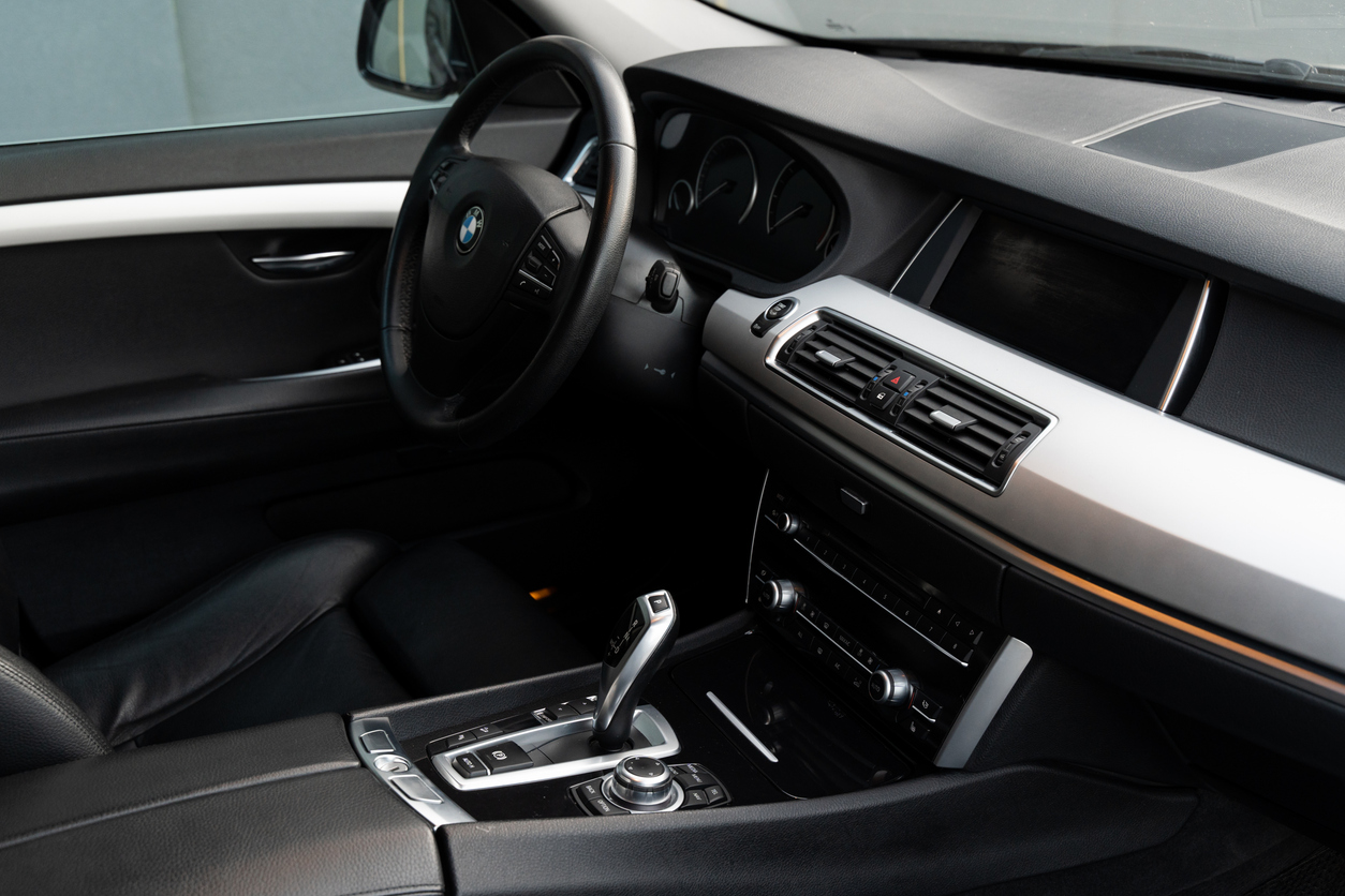 Decoding BMW's Warning Lights: A Specialist's Guide